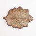 画像4: 【ta・ta・la　このは】柏の葉　白唐津</br>【ta・ta・la　KONAHA】Kashiwa Leaf Plate Shirokaratsu (4)