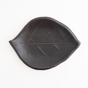 画像4: 【ta・ta・la　このは】柿の葉　黒 【ta・ta・la　KONOHA】Persimmon Leaf Plate Black