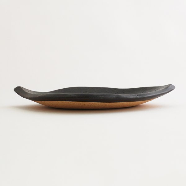 画像2: 【ta・ta・la このは】柿の葉 黒 【ta・ta・la KONOHA】Persimmon Leaf Plate Black (2)
