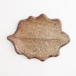 画像4: 【ta・ta・la　このは】柏の葉　白唐津 【ta・ta・la　KONAHA】Kashiwa Leaf Plate Shirokaratsu (4)