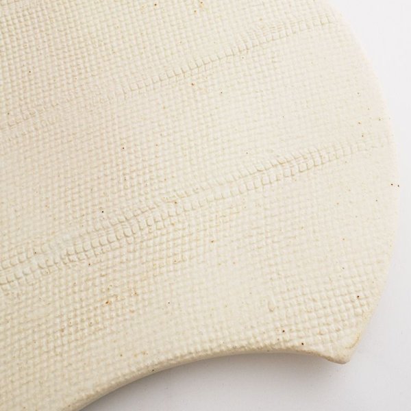 画像4: 廃番：【BON】月型陶板　カヤ目（小）　白 (4)