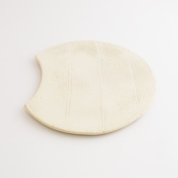 画像5: 廃番：【BON】月型陶板　カヤ目（小）　白 (5)