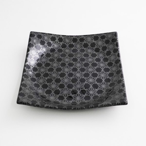 画像3: 【市蔵】黒手引き5.5寸正角皿 【市蔵】Black Hand-drawn 17cm Square Plate (3)