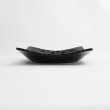画像2: 【市蔵】黒手引き4.5寸正角皿 【市蔵】Black Hand-drawn 13cm Square Plate (2)