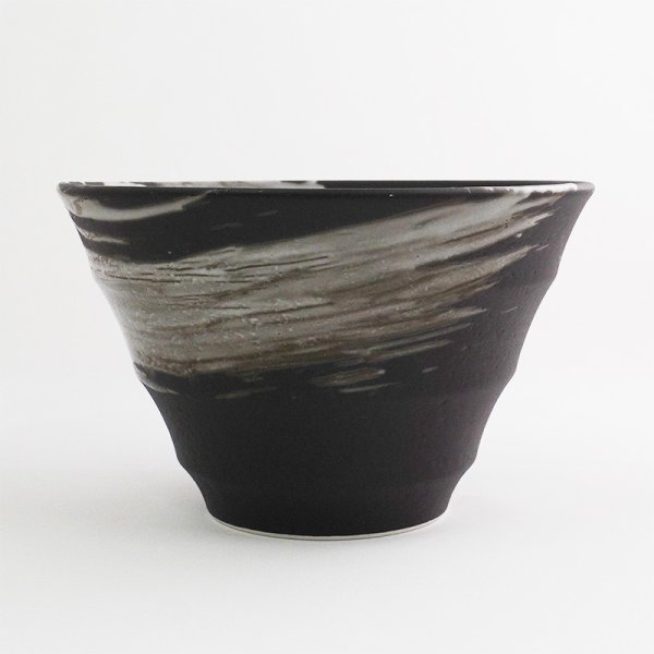 画像2: 【円】黒釉白刷毛　6.0丼 (2)