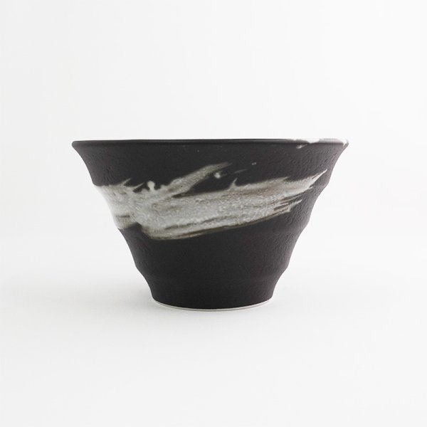 画像2: 【円】黒釉白刷毛 5.0丼 (2)