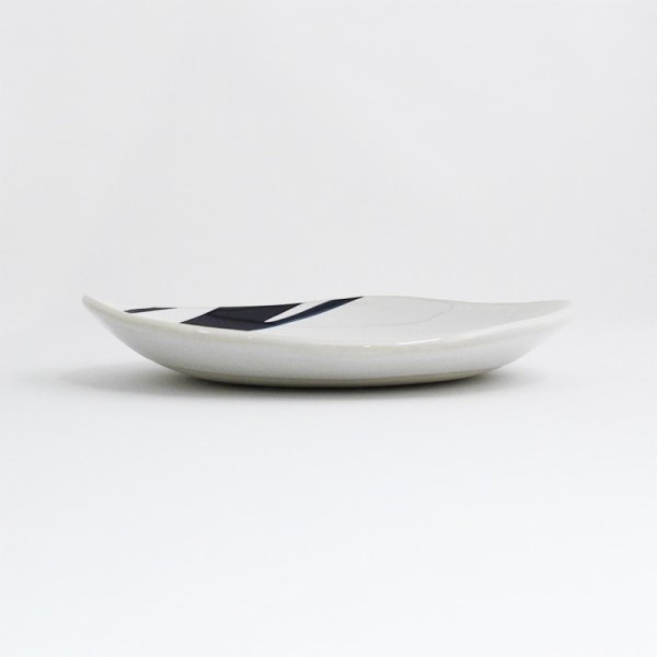 画像2: 2025新作:【TOUKA -冬花-】20cm皿 蕾 (2)